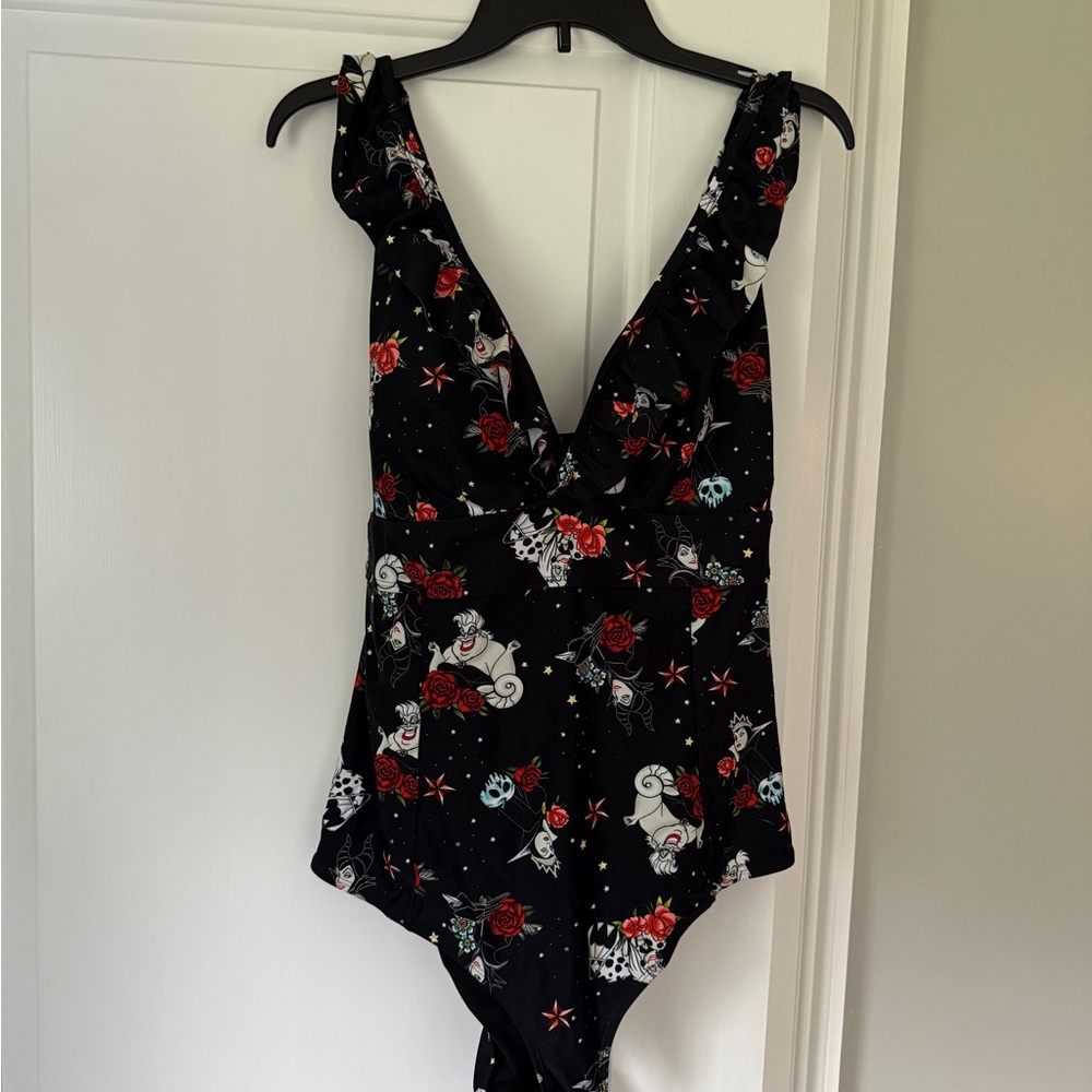 Torrid Disney Villains Pin-up style design One-Piece Swimsuit size 2